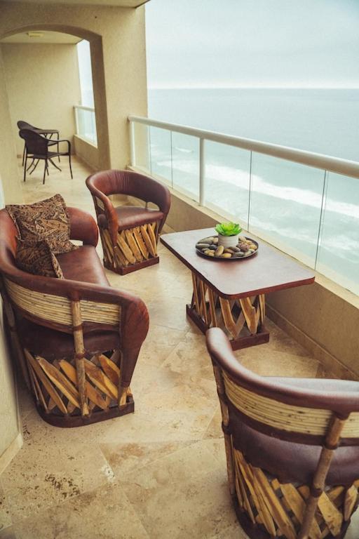 Appartement 'Luxury Oceanfront Penthouse With Pools, Jacuzzis And Spectacular Ocean Views' à Rosarito Extérieur photo